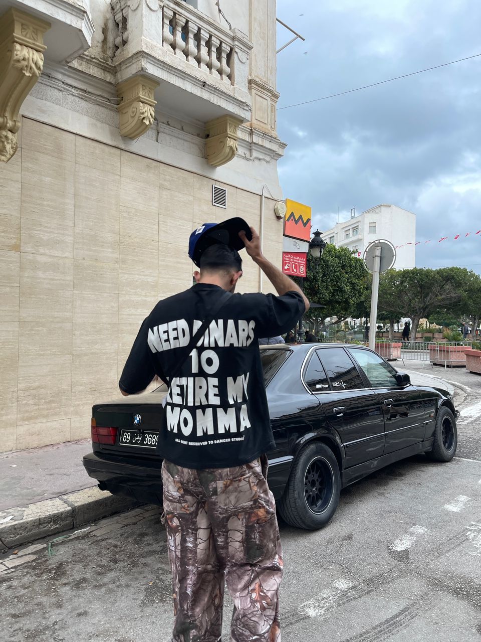 NEED DINARS - BLACK VR