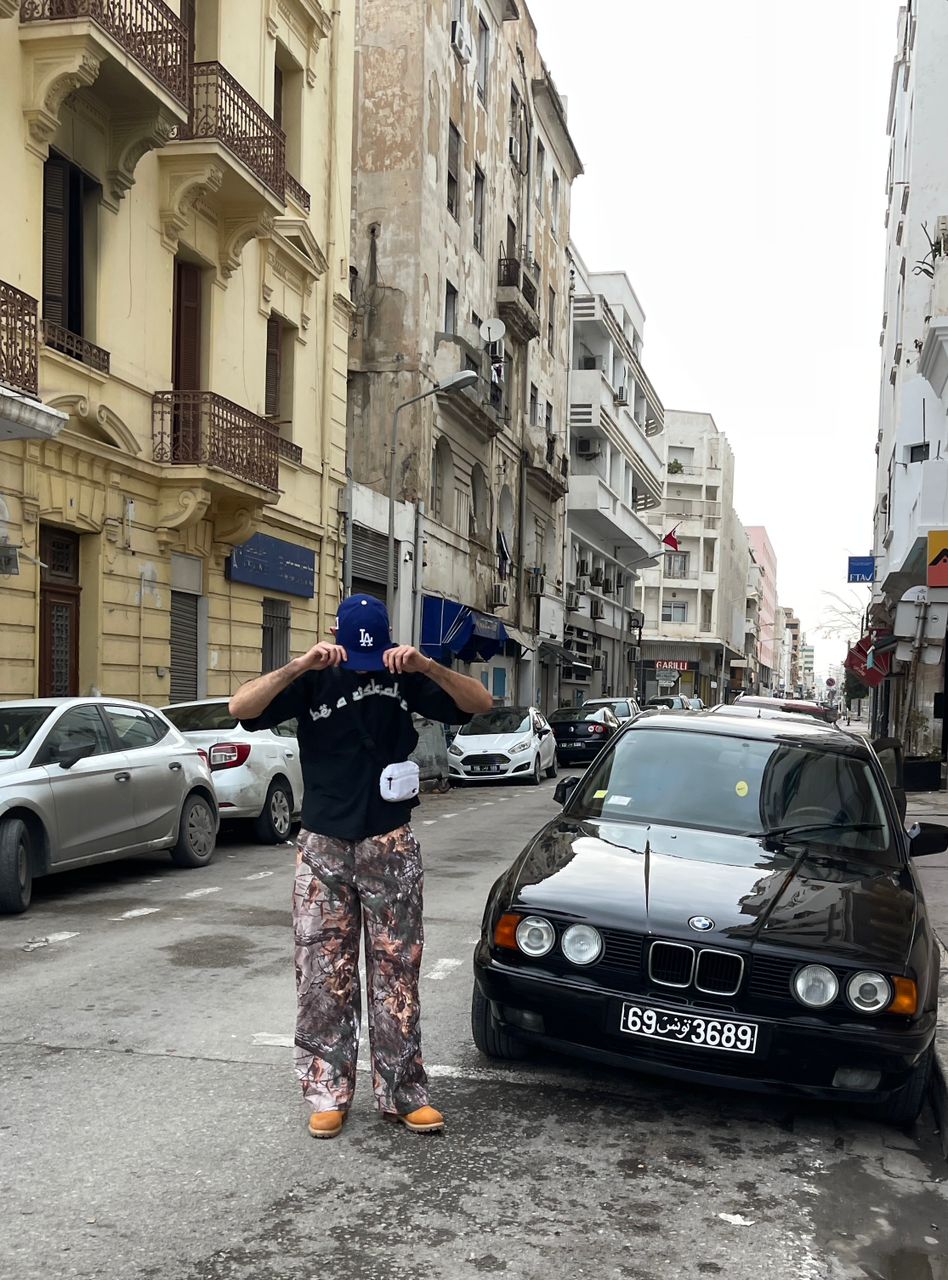NEED DINARS - BLACK VR